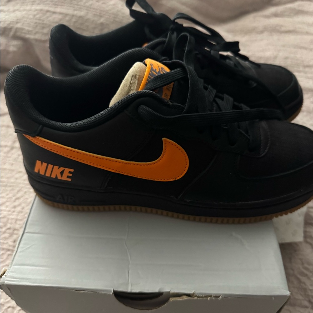 Nike Air Force 1 LV8 Black and Orange Sneakers Brand New 🔥 - Picture 9 of 9